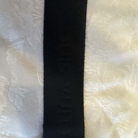 Authentic Louis Vuitton Graphite Damier District MM Cross Body Bag - Picture 16 of 16